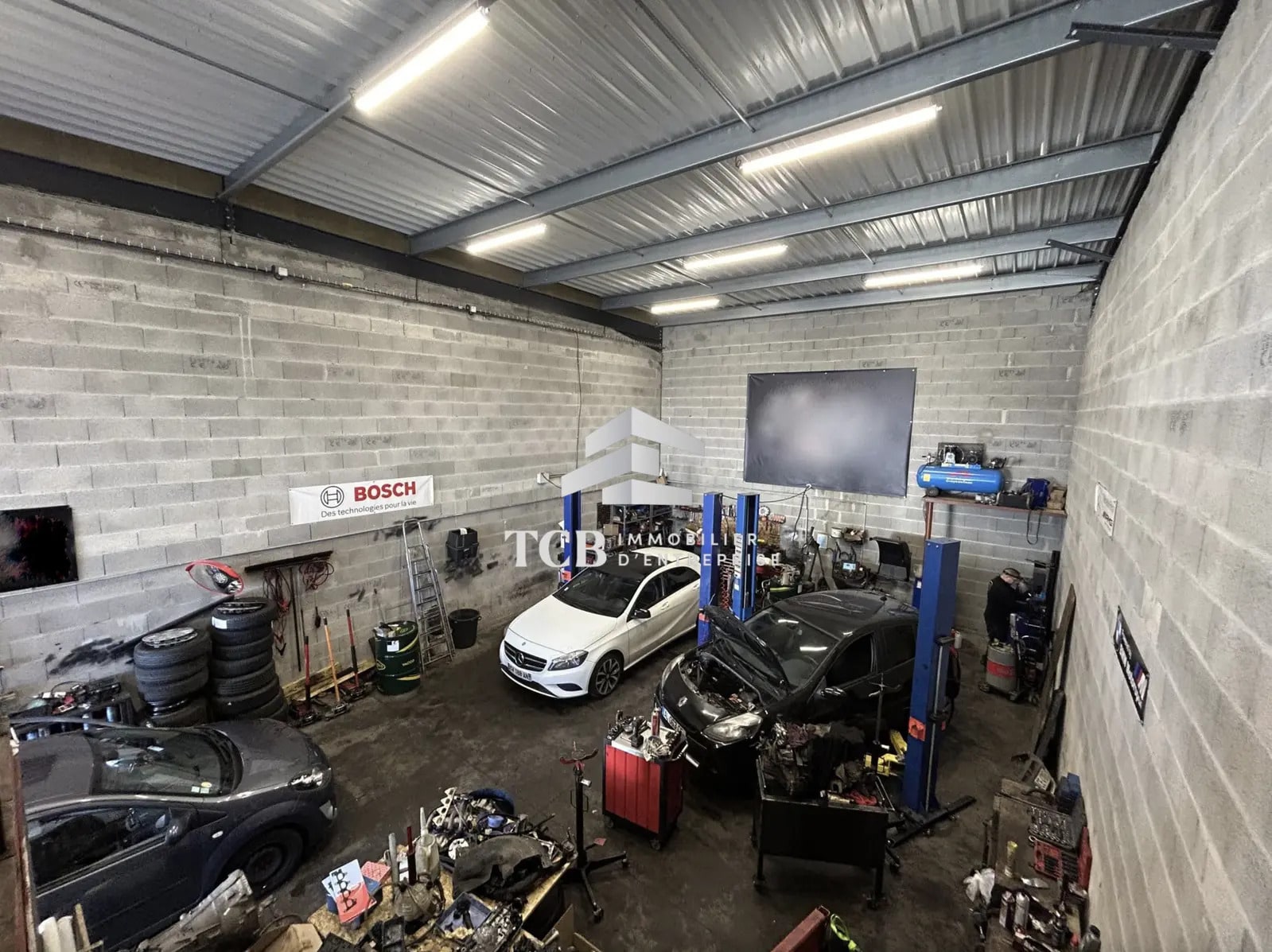 Light Industrial in Saint-Herblain for sale Interior Photo- Image 1 of 10