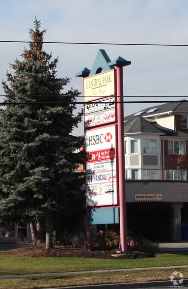 7388-7398 Yonge St, Vaughan, ON to rent - Building Photo - Image 3 of 11