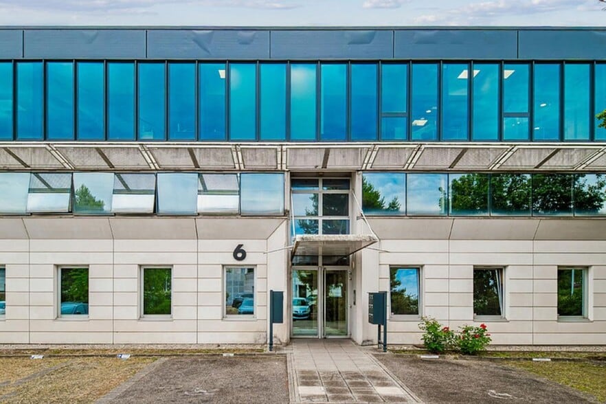 6 Rue Edison, Bron for sale - Building Photo - Image 1 of 9