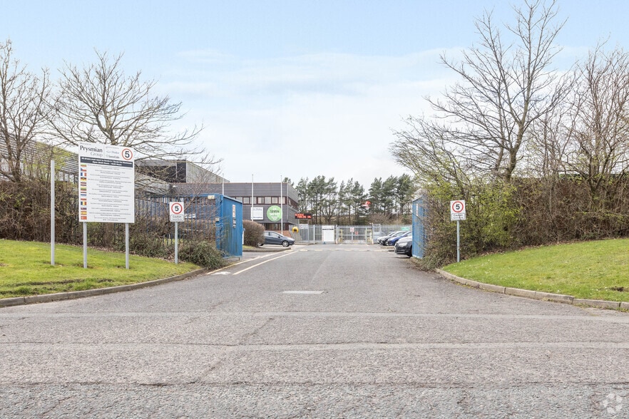 Crowther Rd, Washington to rent - Building Photo - Image 3 of 18