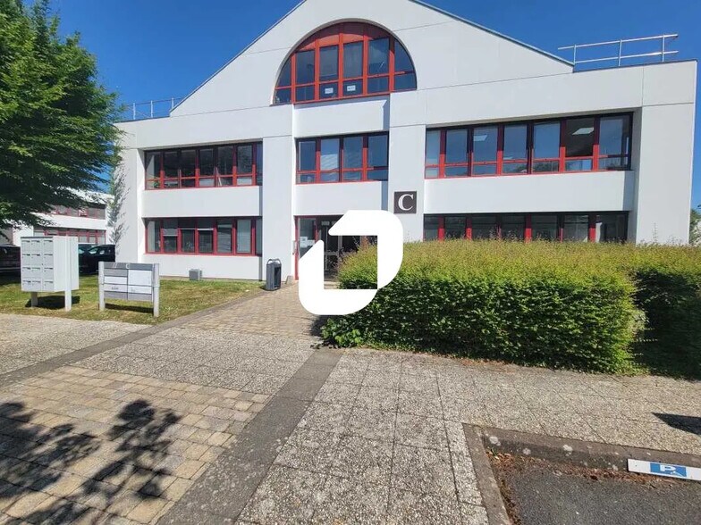 1 Rue De Terre Neuve, Les Ulis to rent - Primary Photo - Image 2 of 31