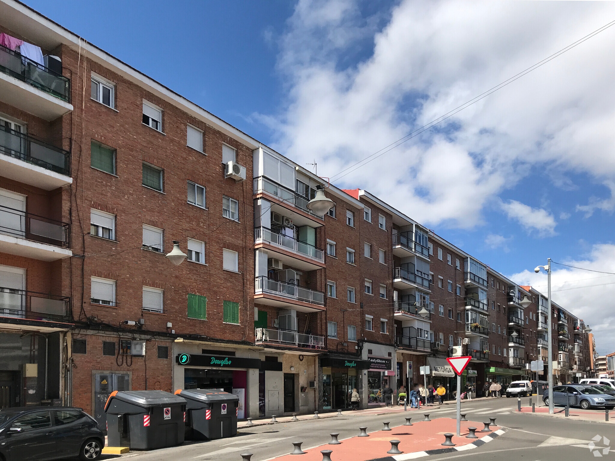 Calle Constitución, 39, Alcobendas, Madrid to rent Building Photo- Image 1 of 3