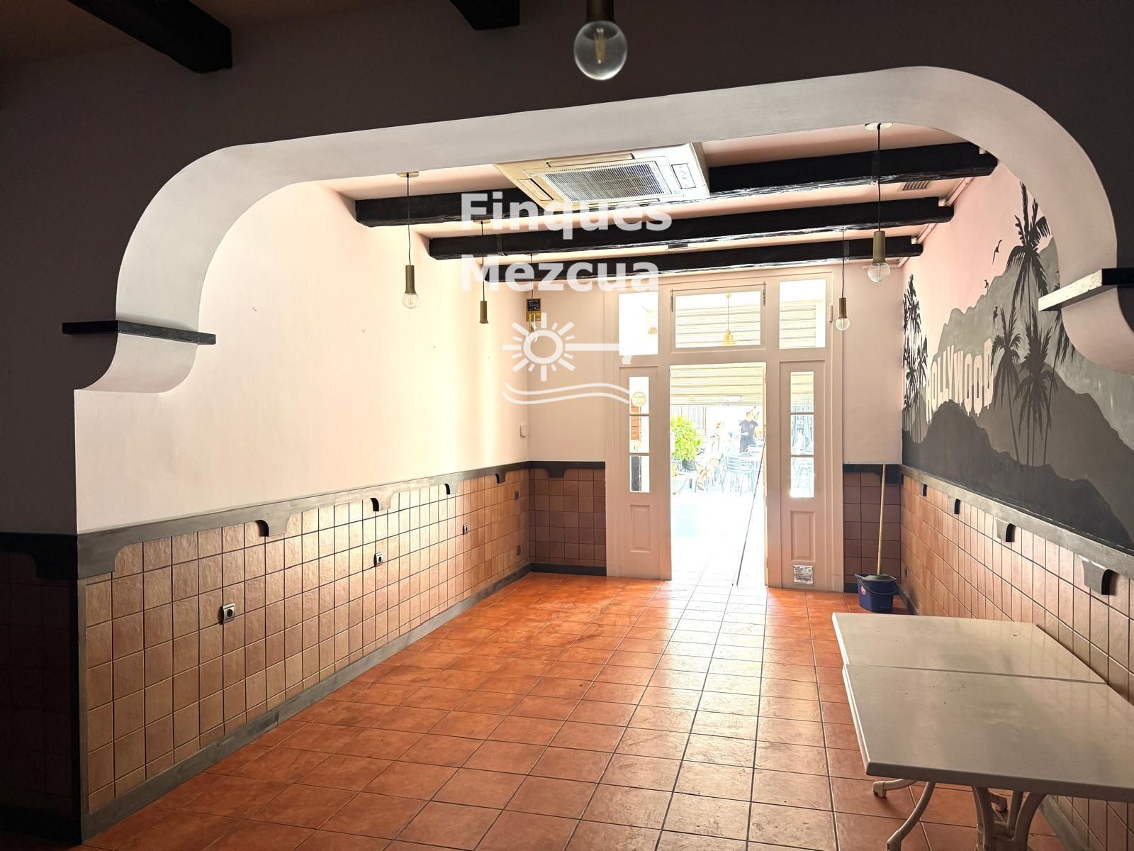 Retail in El Vendrell, Tarragona to rent Interior Photo- Image 1 of 2