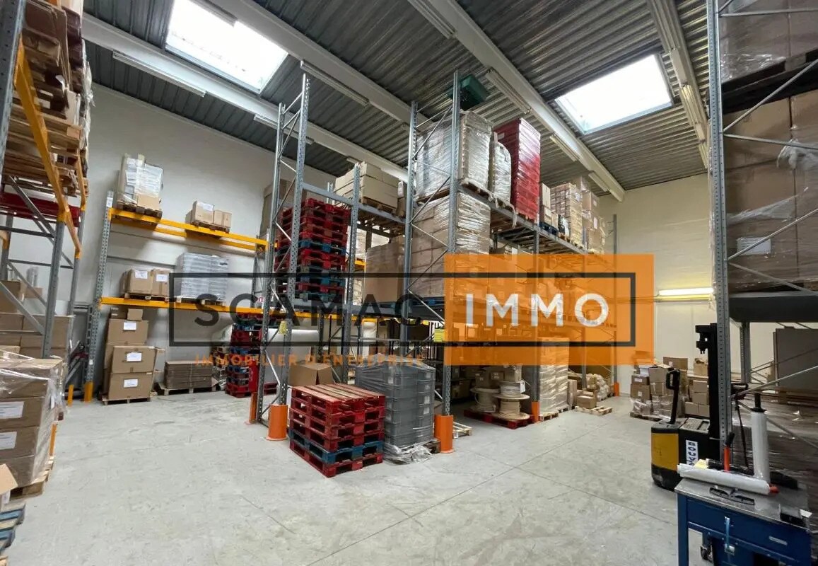 Light Industrial in Champs-sur-Marne to rent Building Photo- Image 1 of 12