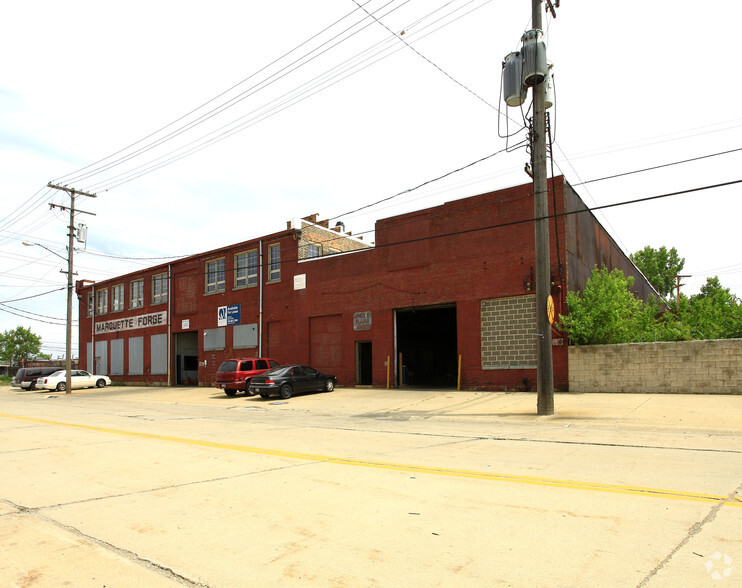 1209 Marquette St, Cleveland, OH for rent - Building Photo - Image 1 of 12