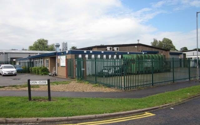 1-1A Lyon Close, Kempston for sale - Primary Photo - Image 1 of 1