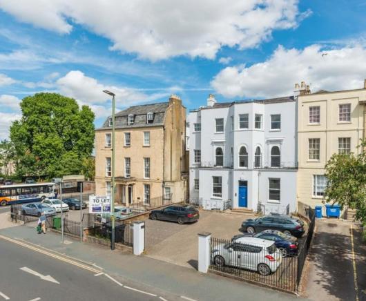 4 Albion St, Cheltenham to rent - Building Photo - Image 1 of 1