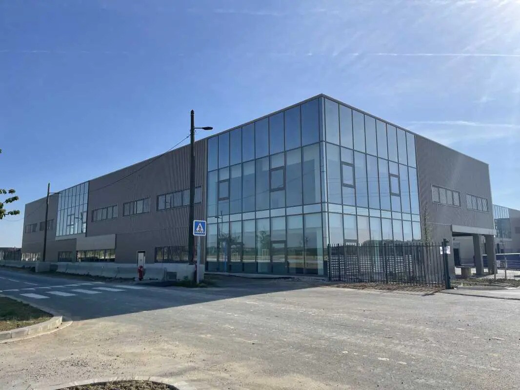 Office in Tremblay-en-France to rent Building Photo- Image 1 of 15