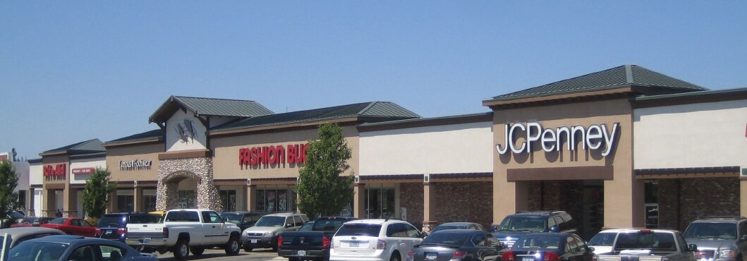 931 NE D St, Grants Pass, OR to rent Primary Photo- Image 1 of 8