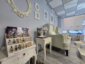 Retail in Lleida, Lérida to rent Interior Photo- Image 2 of 23