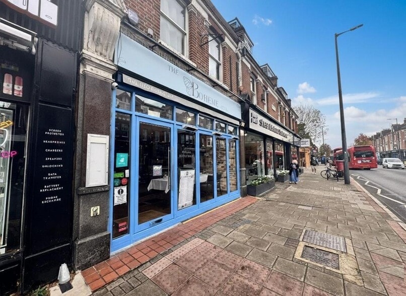 197 Upper Richmond Rd W, London for sale - Building Photo - Image 3 of 16