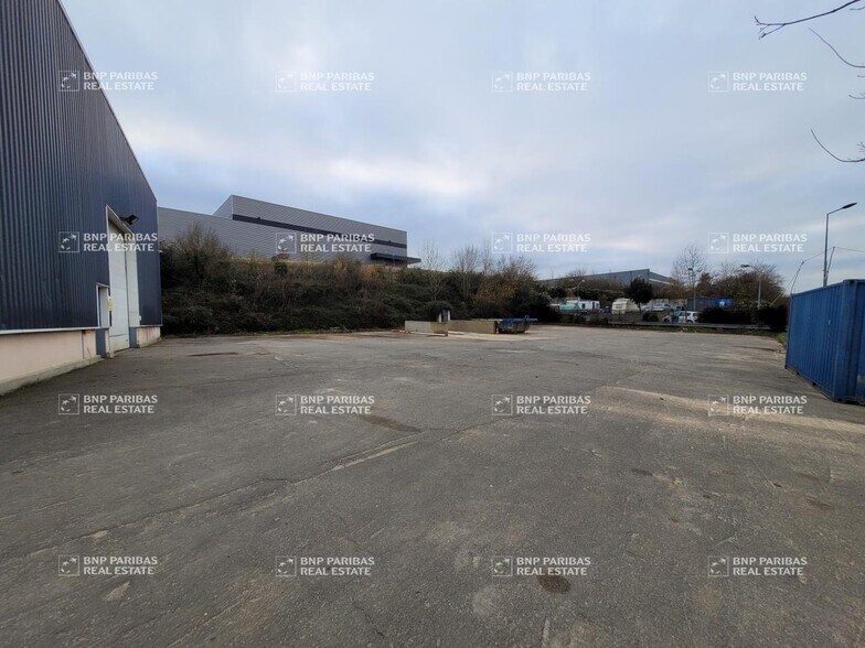Office in Valenton to rent - Building Photo - Image 2 of 4