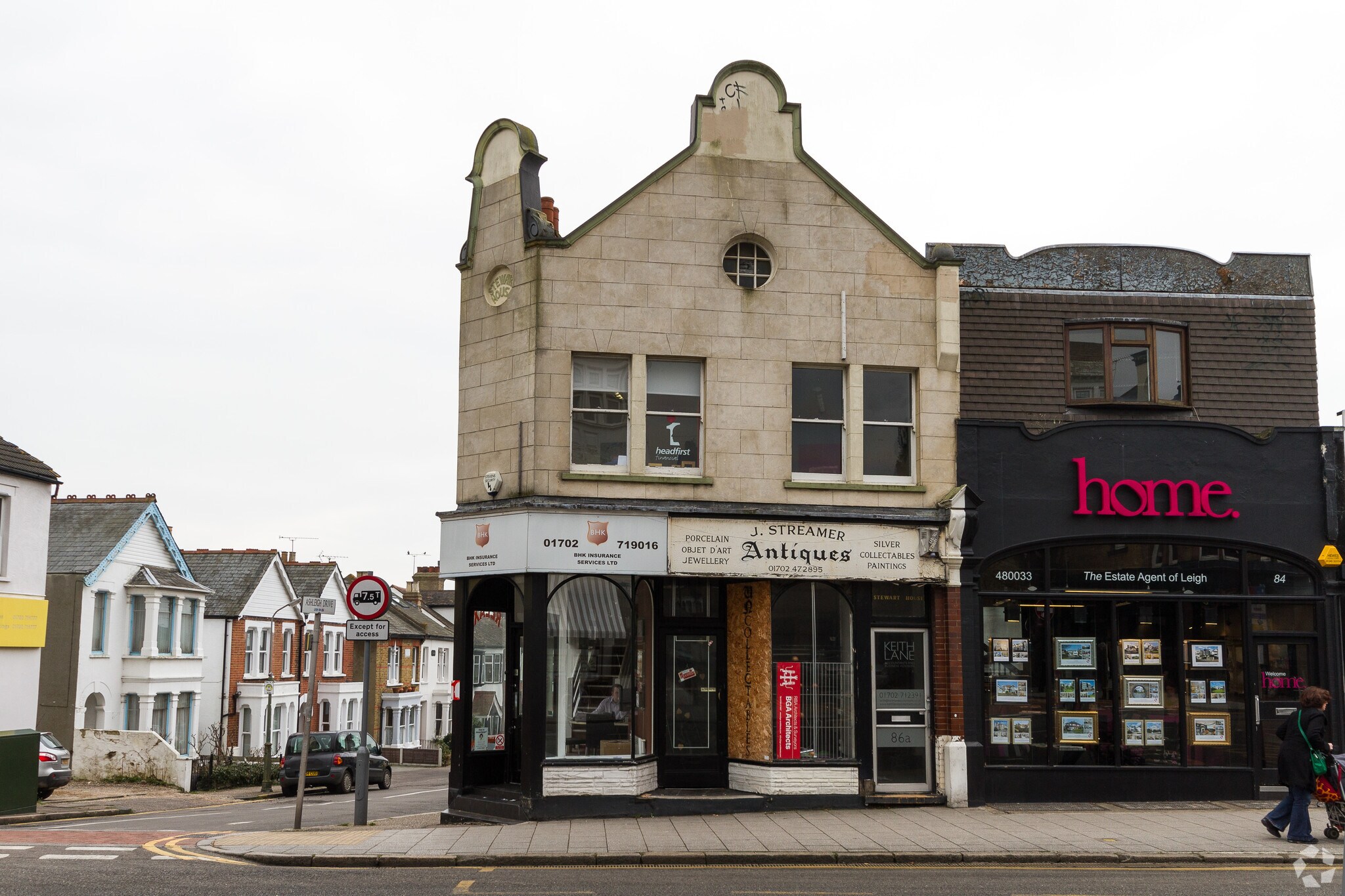 88 Broadway, Leigh On Sea for sale Primary Photo- Image 1 of 1