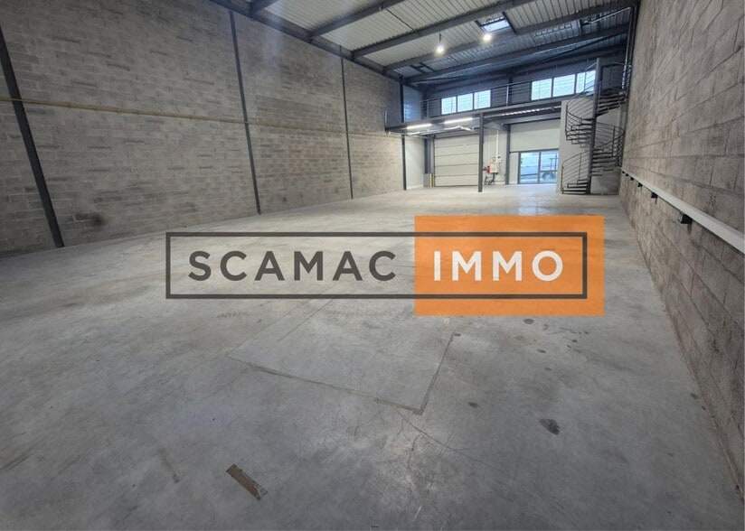 Light Industrial in Louvres for sale - Building Photo - Image 2 of 3
