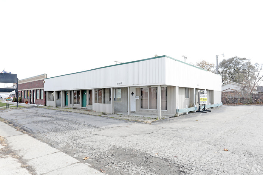 21300-21316 15 Mile Rd, Clinton Township, MI for sale - Primary Photo - Image 1 of 1