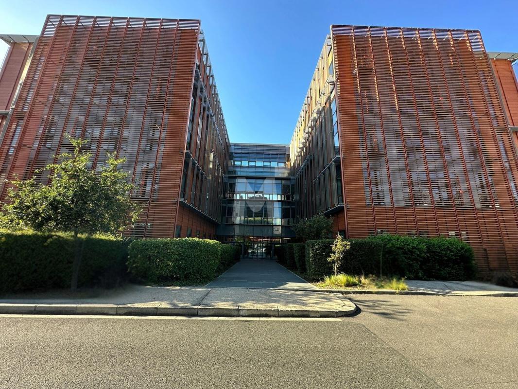 Office in Chevilly-Larue to rent Building Photo- Image 1 of 15