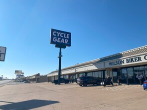 3008-3032 Alta Mere Dr, Fort Worth, TX to rent Building Photo- Image 2 of 6