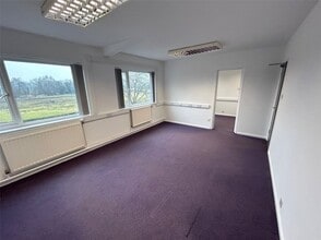 Low Moor Ln, Scotton to rent Interior Photo- Image 1 of 5