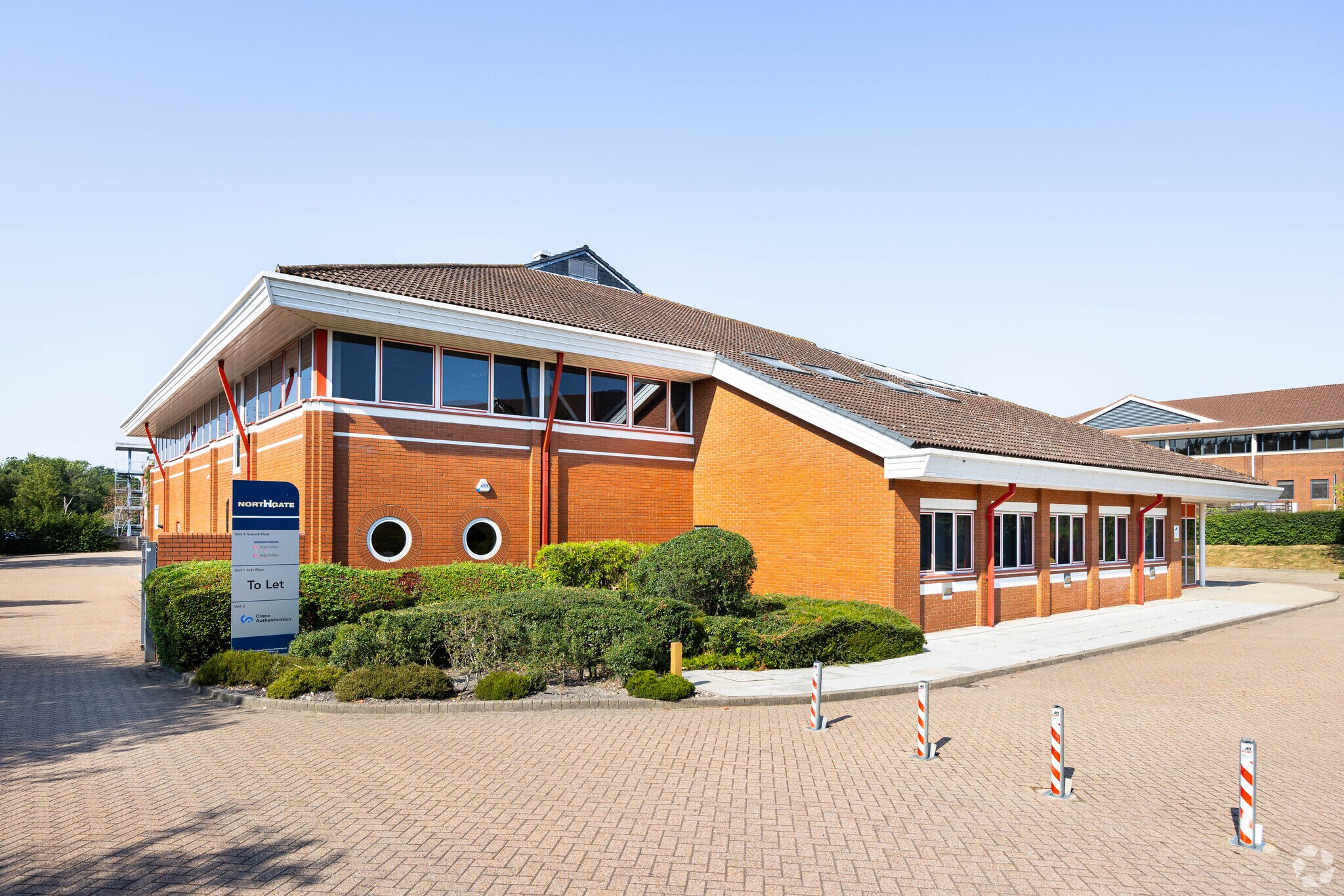 Crockford Ln, Chineham to rent Primary Photo- Image 1 of 4
