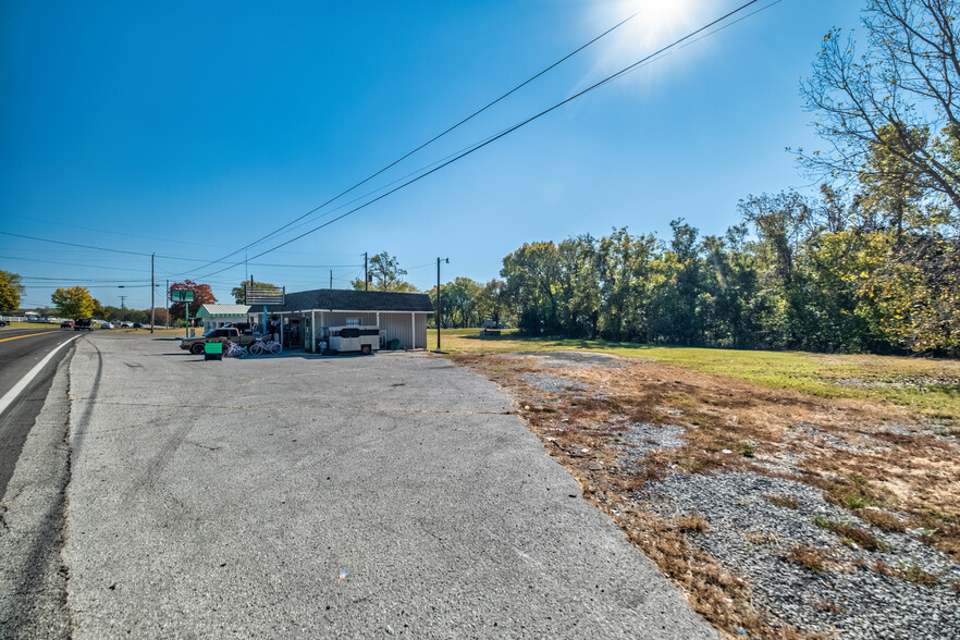 561-563 McLean Ave, Hopkinsville, KY for sale - Building Photo - Image 3 of 46