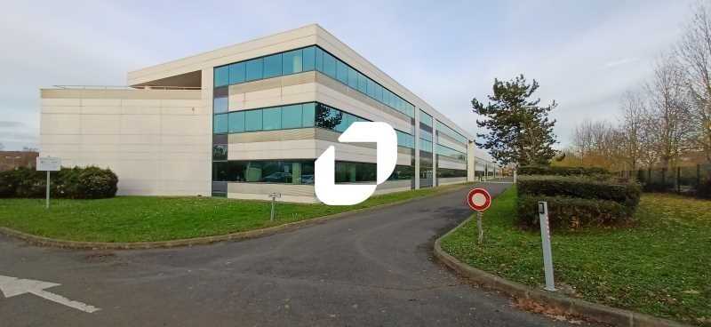 Office in Aubergenville to rent Building Photo- Image 1 of 8