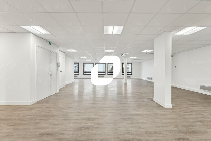 98-100 Avenue Aristide Briand, Montrouge to rent - Building Photo - Image 2 of 24
