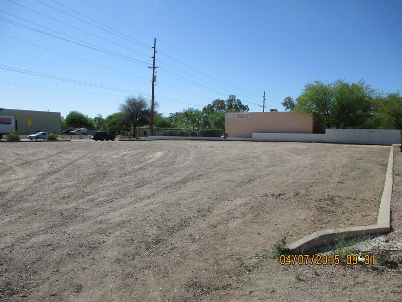 3050 E Fort Lowell Rd, Tucson, AZ for rent - Building Photo - Image 3 of 3