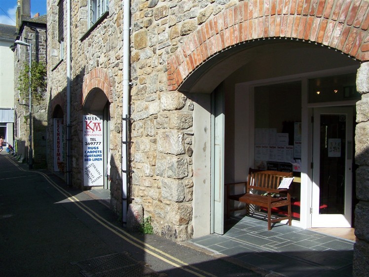 1-3 Bread St, Penzance for rent - Primary Photo - Image 1 of 2