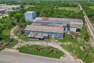 More details for 1003 W Fairview Ave, Carthage, MO - Industrial for Sale