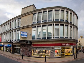 Chapel Rd, Worthing to rent Building Photo- Image 1 of 4