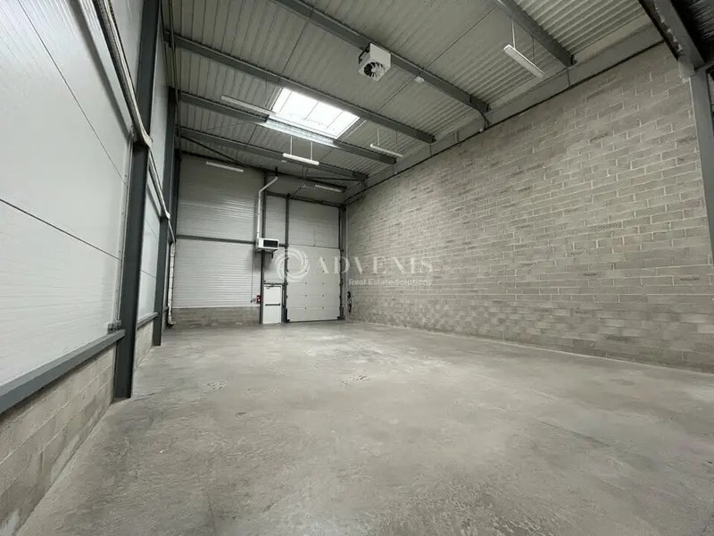 Light Industrial in Le Blanc-Mesnil to rent Interior Photo- Image 1 of 13