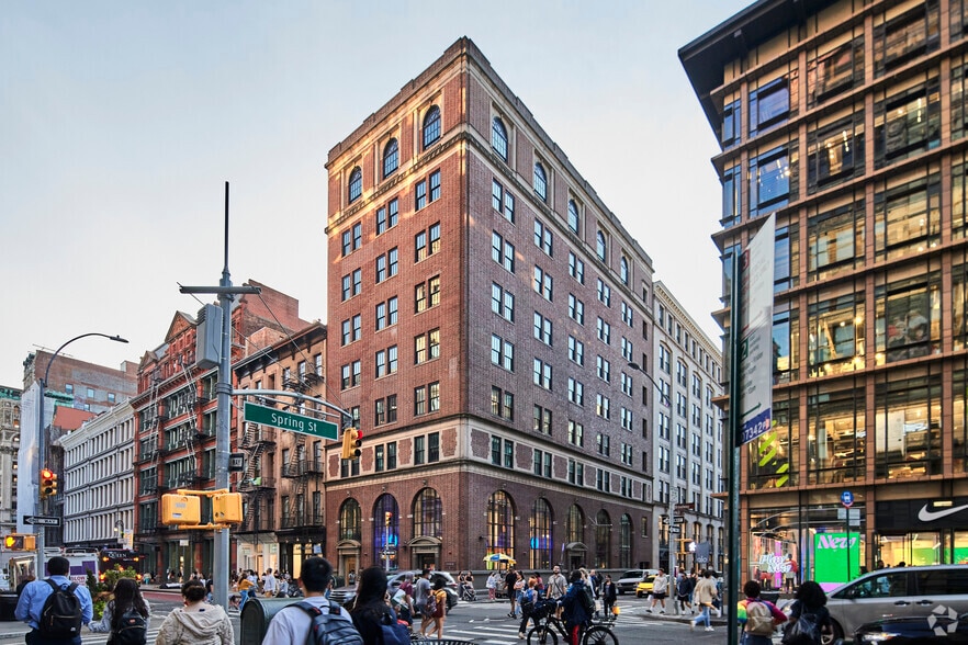 525 Broadway, New York, NY to rent - Building Photo - Image 1 of 5