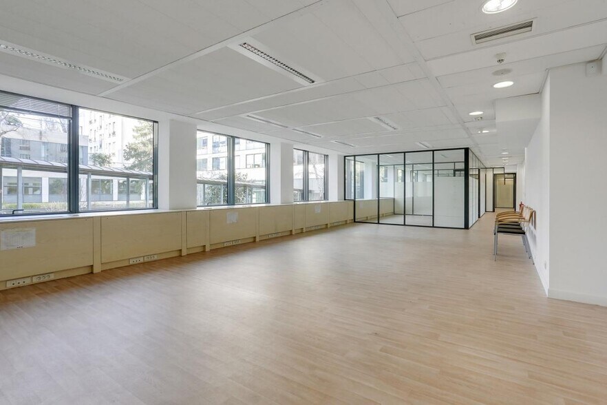 2 Bis Rue De Villiers, Levallois-Perret to rent - Interior Photo - Image 3 of 8