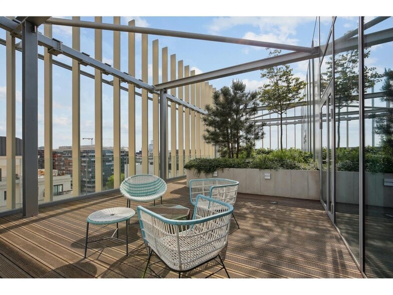 27 Rue De Clichy, Saint-Ouen-sur-Seine to rent - Building Photo - Image 3 of 19