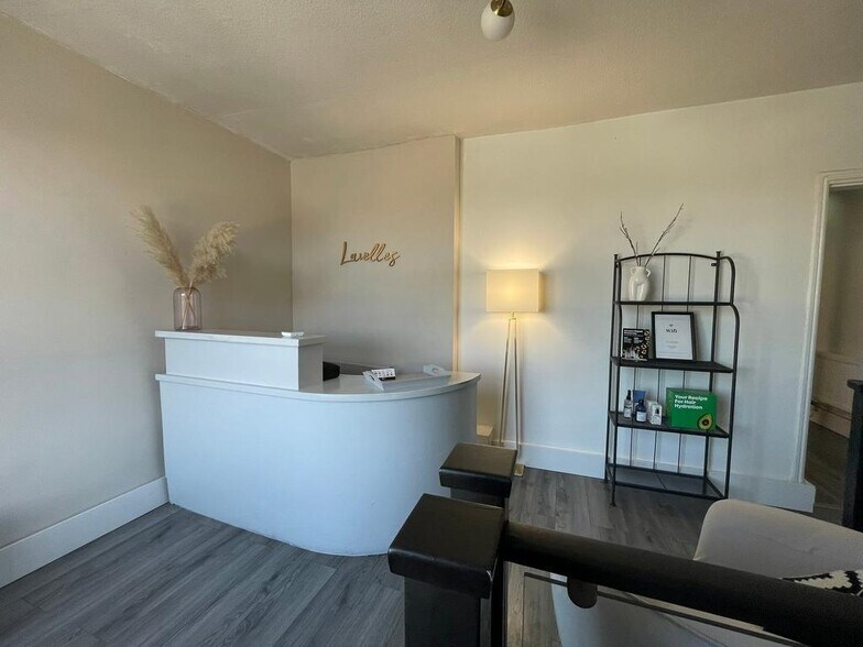 114 Hagley Rd, Stourbridge to rent - Building Photo - Image 3 of 8