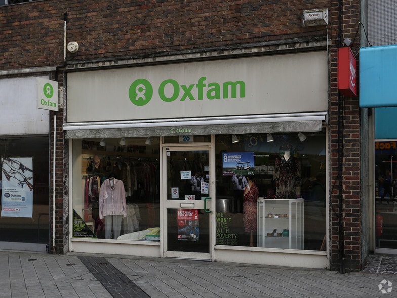 4 High St, Redhill for sale - Building Photo - Image 3 of 7