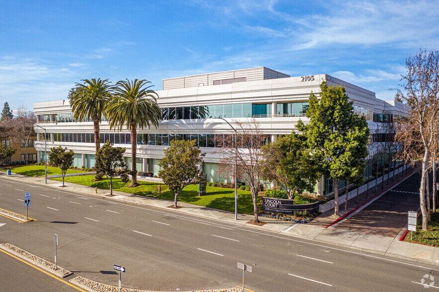 2105 S Bascom Ave, Campbell, CA to rent - Building Photo - Image 2 of 11