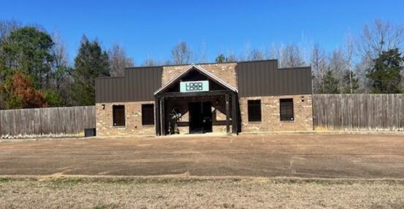 1210 Cynthia Rd, Clinton, MS for sale - Primary Photo - Image 1 of 1