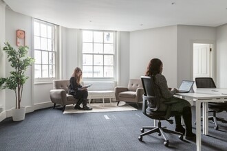 4 Bloomsbury Sq, London to rent Interior Photo- Image 1 of 6