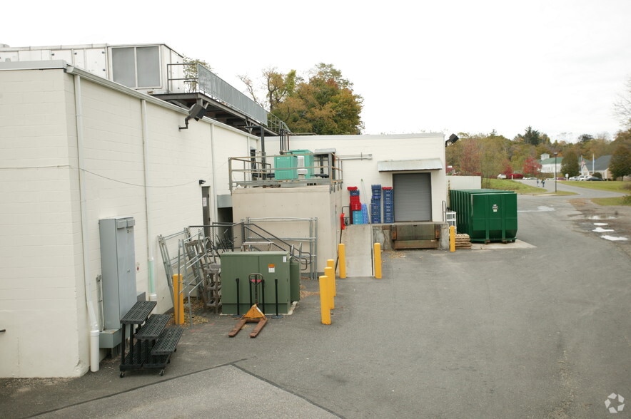 331 West St, Litchfield, CT to rent - Building Photo - Image 2 of 10