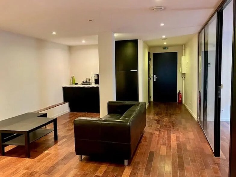 Office in Paris for sale - Interior Photo - Image 3 of 8