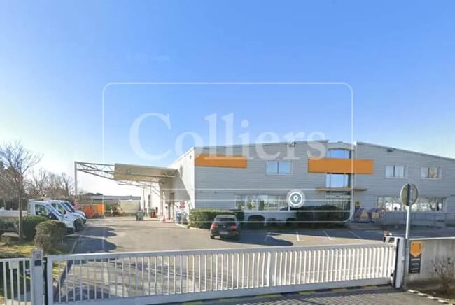 Location Local d'activités 1 298 m²