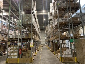 Light Industrial in Maurepas to rent Interior Photo- Image 1 of 9