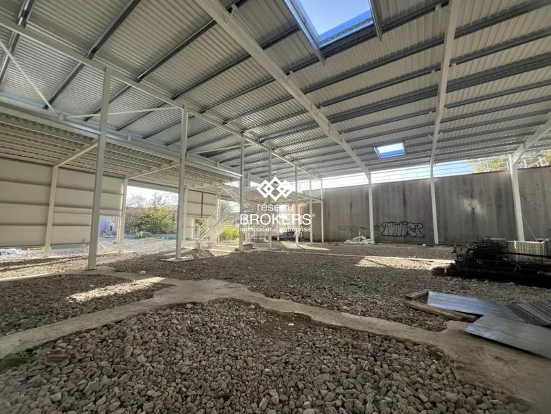 Industrial in Bondoufle for sale Interior Photo- Image 1 of 4