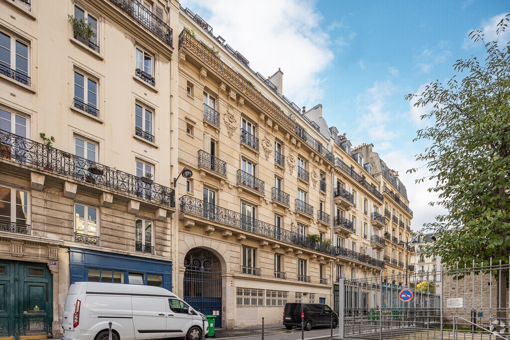 Location Bureaux 200 m² - Photo 1