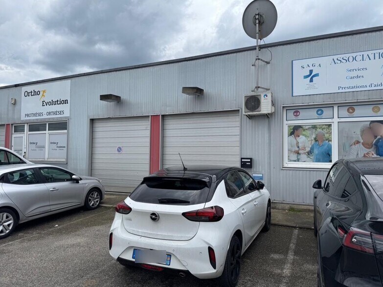 Industrial in Aubagne to rent - Building Photo - Image 2 of 5