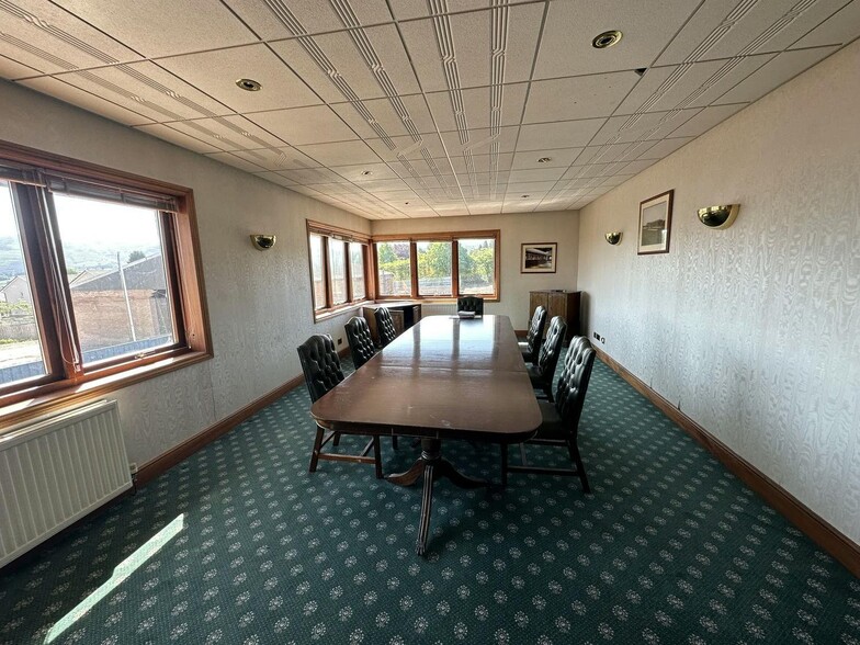 30A Hunter St, Auchterarder to rent - Building Photo - Image 2 of 14