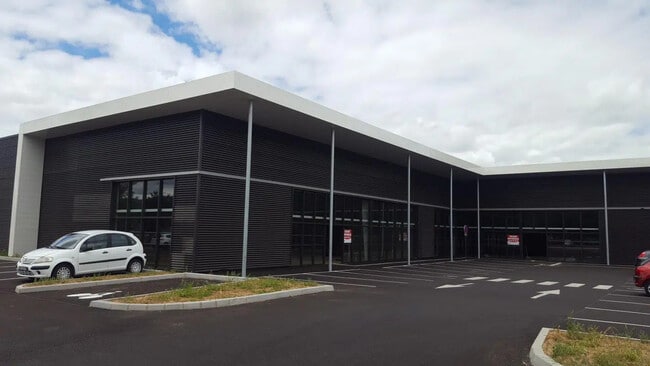 Location Commerce 850 m²