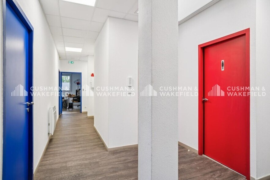 13 Chemin Des Hirondelles, Dardilly for sale - Interior Photo - Image 3 of 13