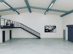 100 NE Harlem Rd, Kansas City, MO to rent Interior Photo- Image 1 of 5